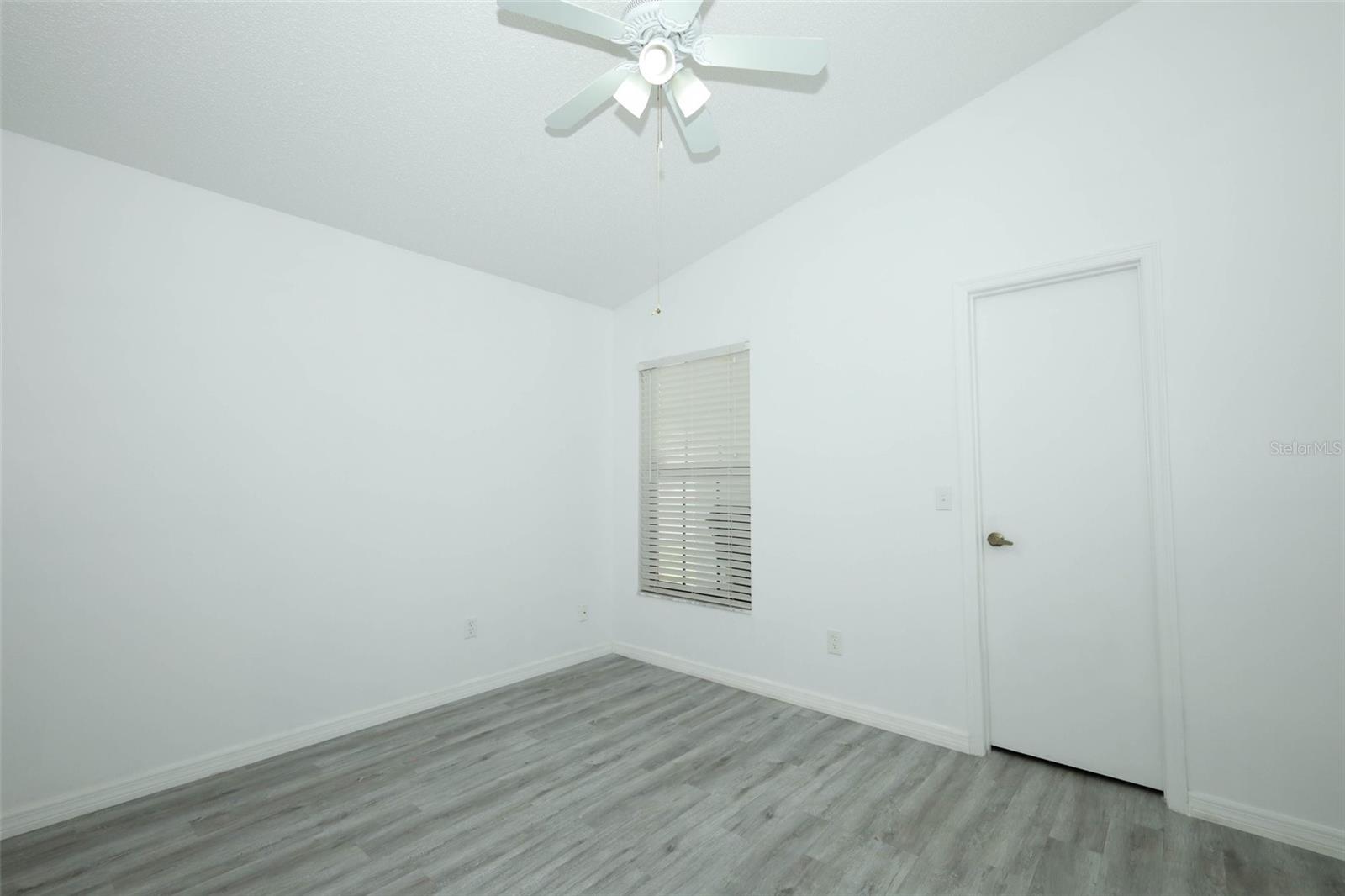 Image 18 of 29 For 5802 Parkview Lake Drive