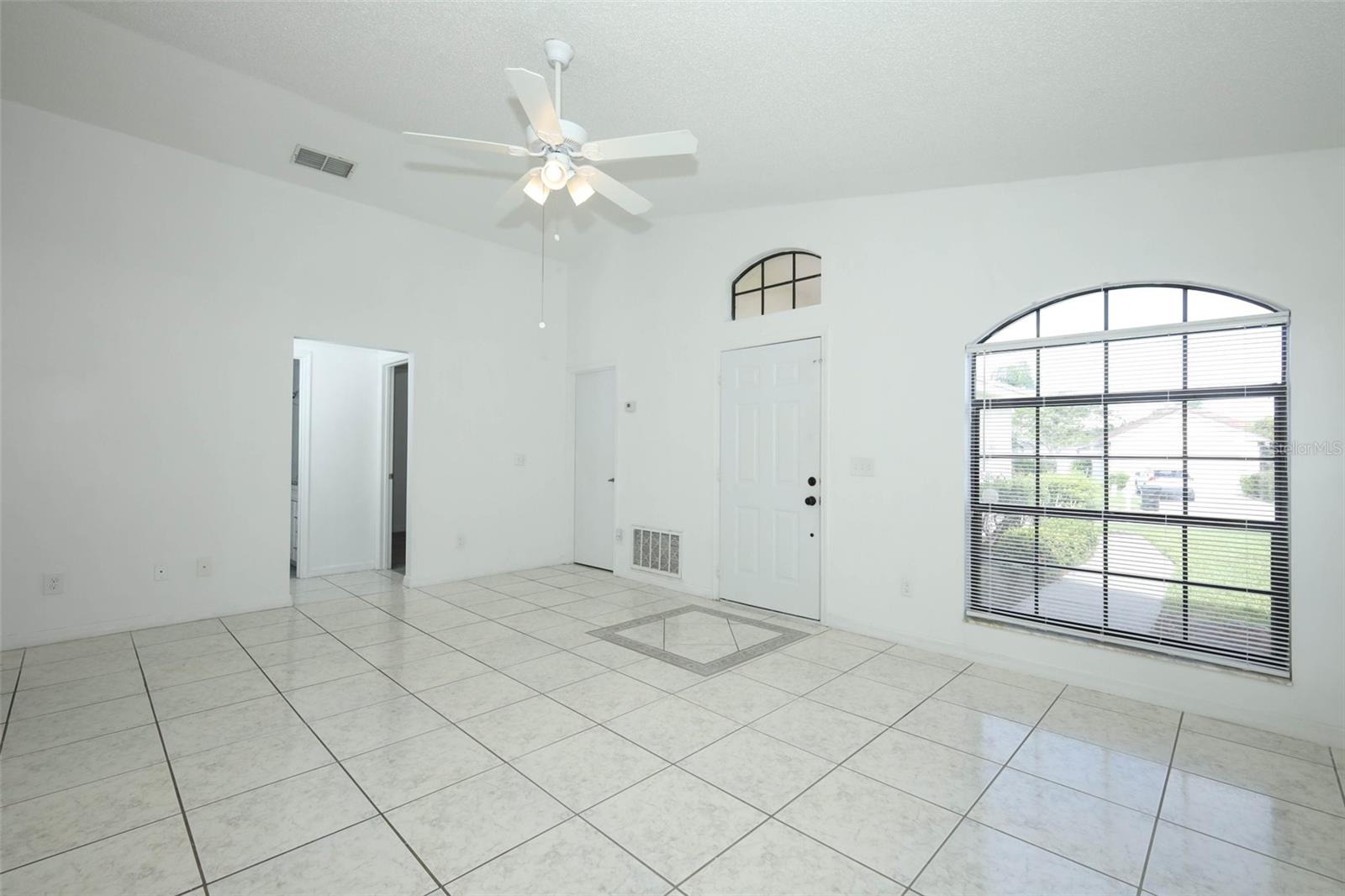 Image 4 of 29 For 5802 Parkview Lake Drive