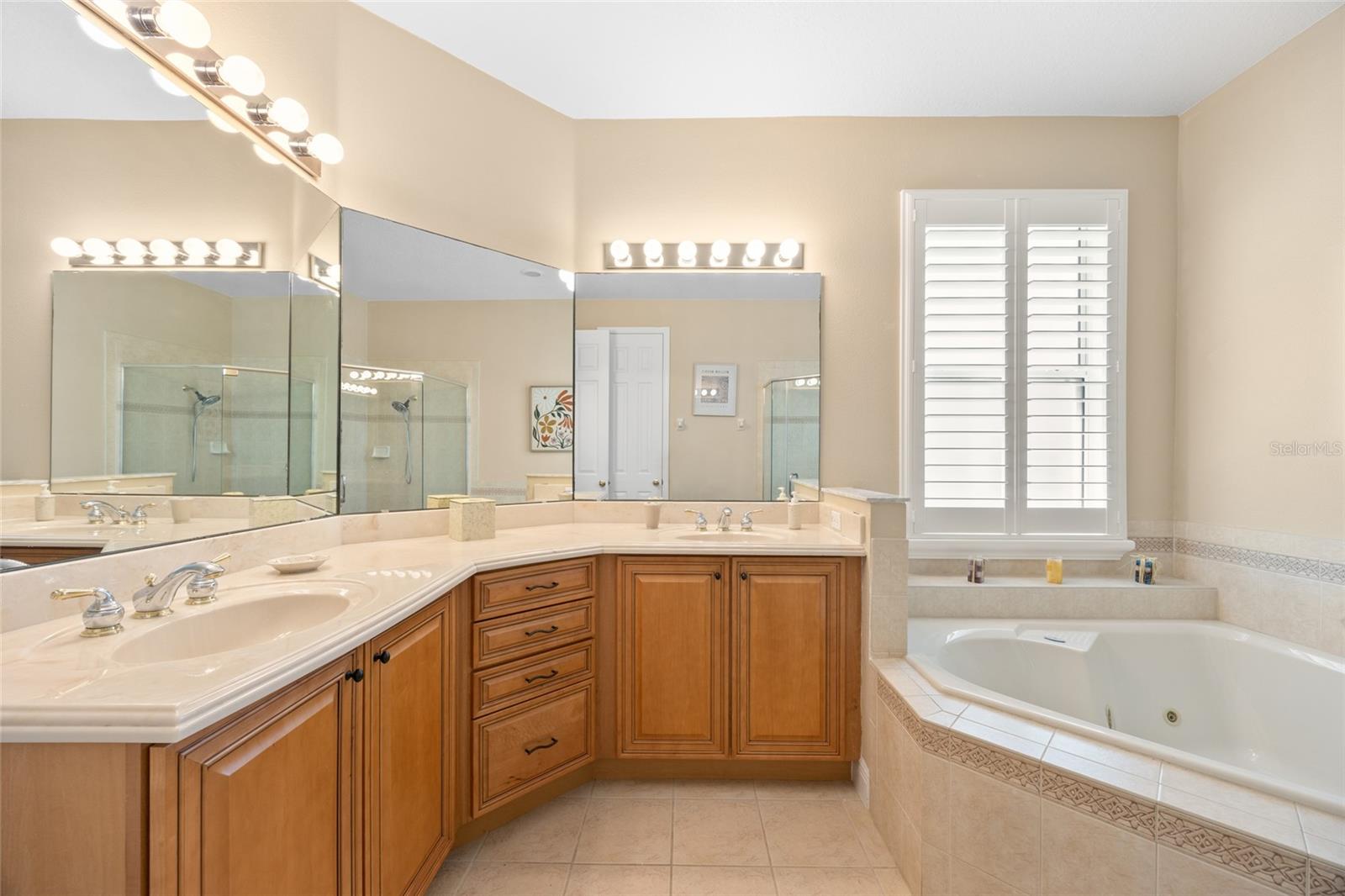 Image 19 of 43 For 3856 Shoreside Drive