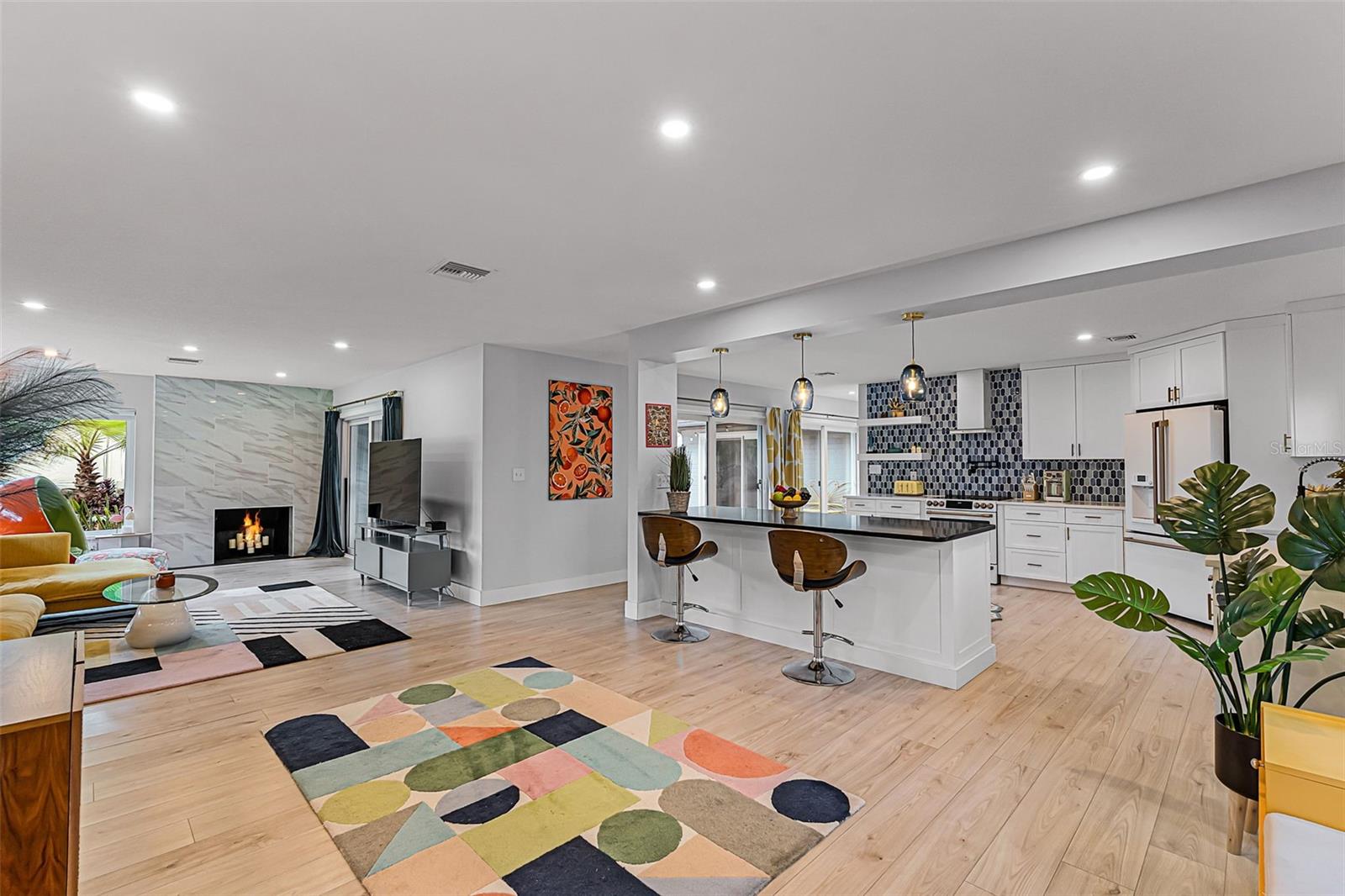 Image 11 of 45 For 940 Alba Drive