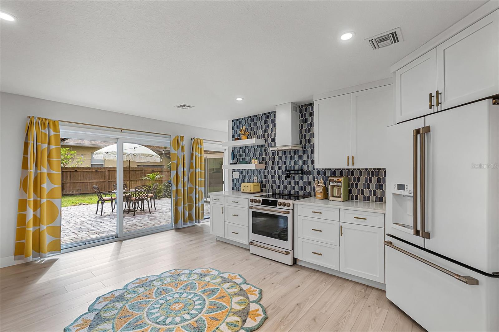 Image 13 of 45 For 940 Alba Drive