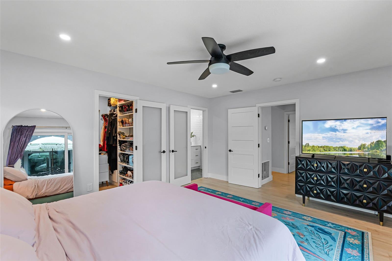 Image 22 of 45 For 940 Alba Drive