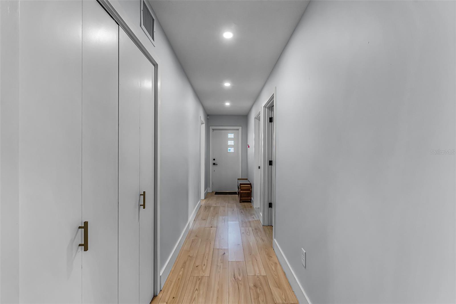 Image 30 of 45 For 940 Alba Drive
