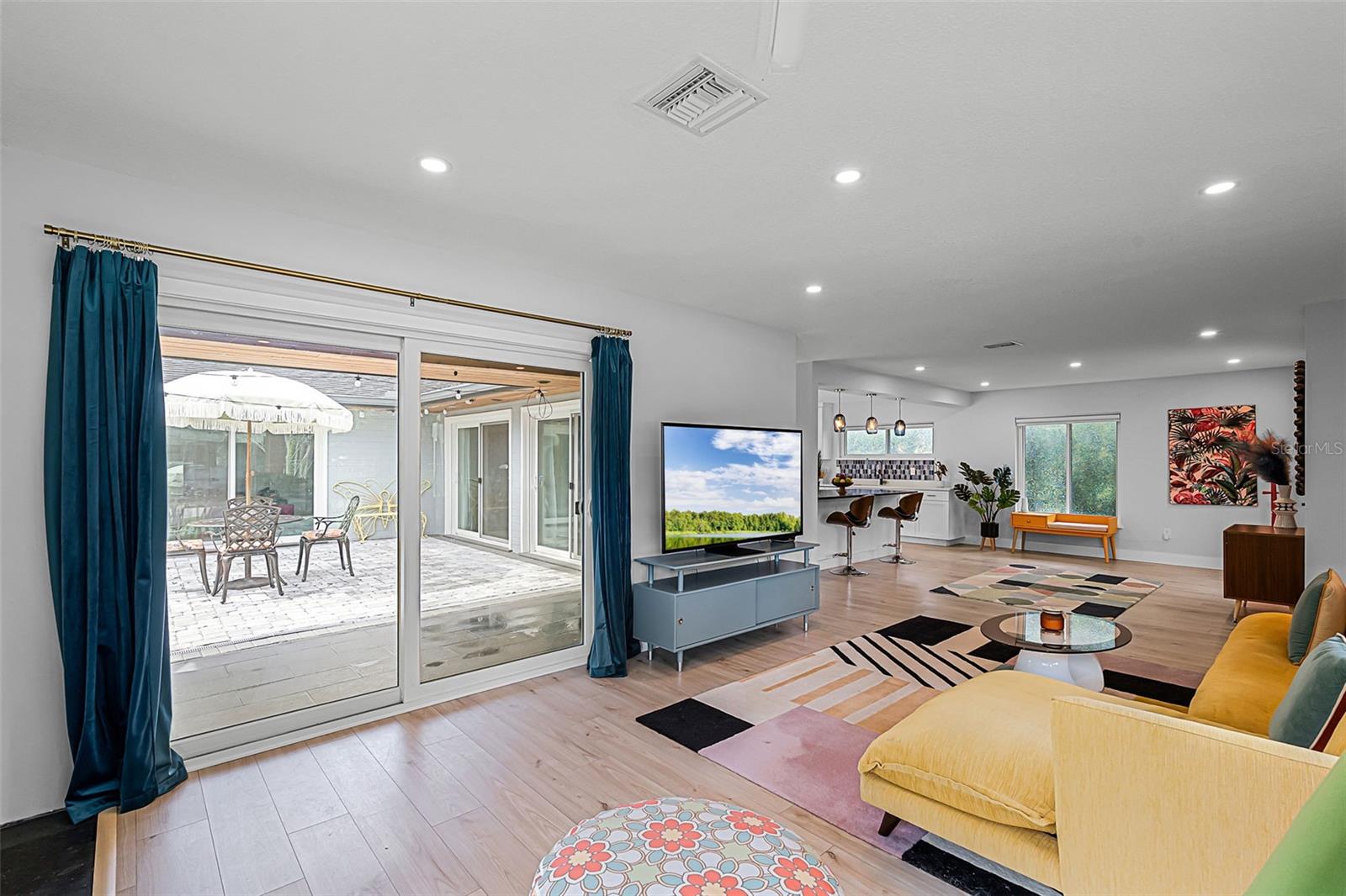 Image 9 of 45 For 940 Alba Drive