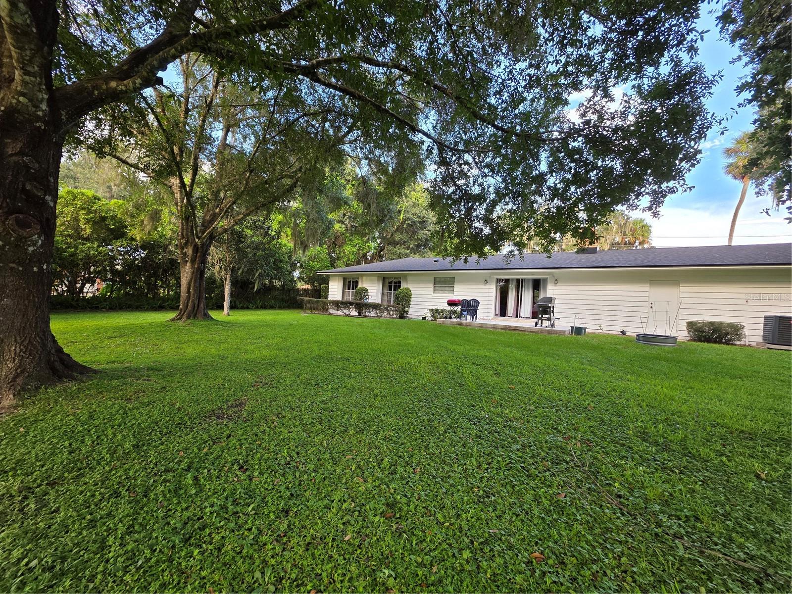 Image 17 of 24 For 645 Lake Charm Drive