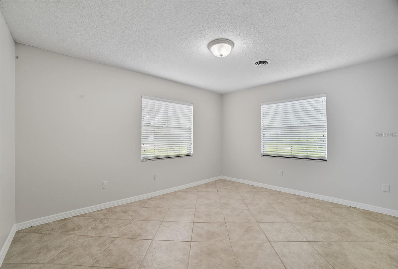 Image 19 of 24 For 645 Lake Charm Drive