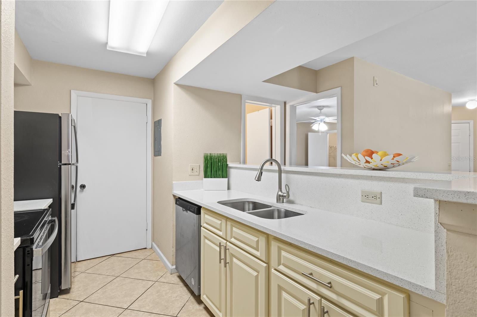 Image 13 of 51 For 3032 Parkway Boulevard 208