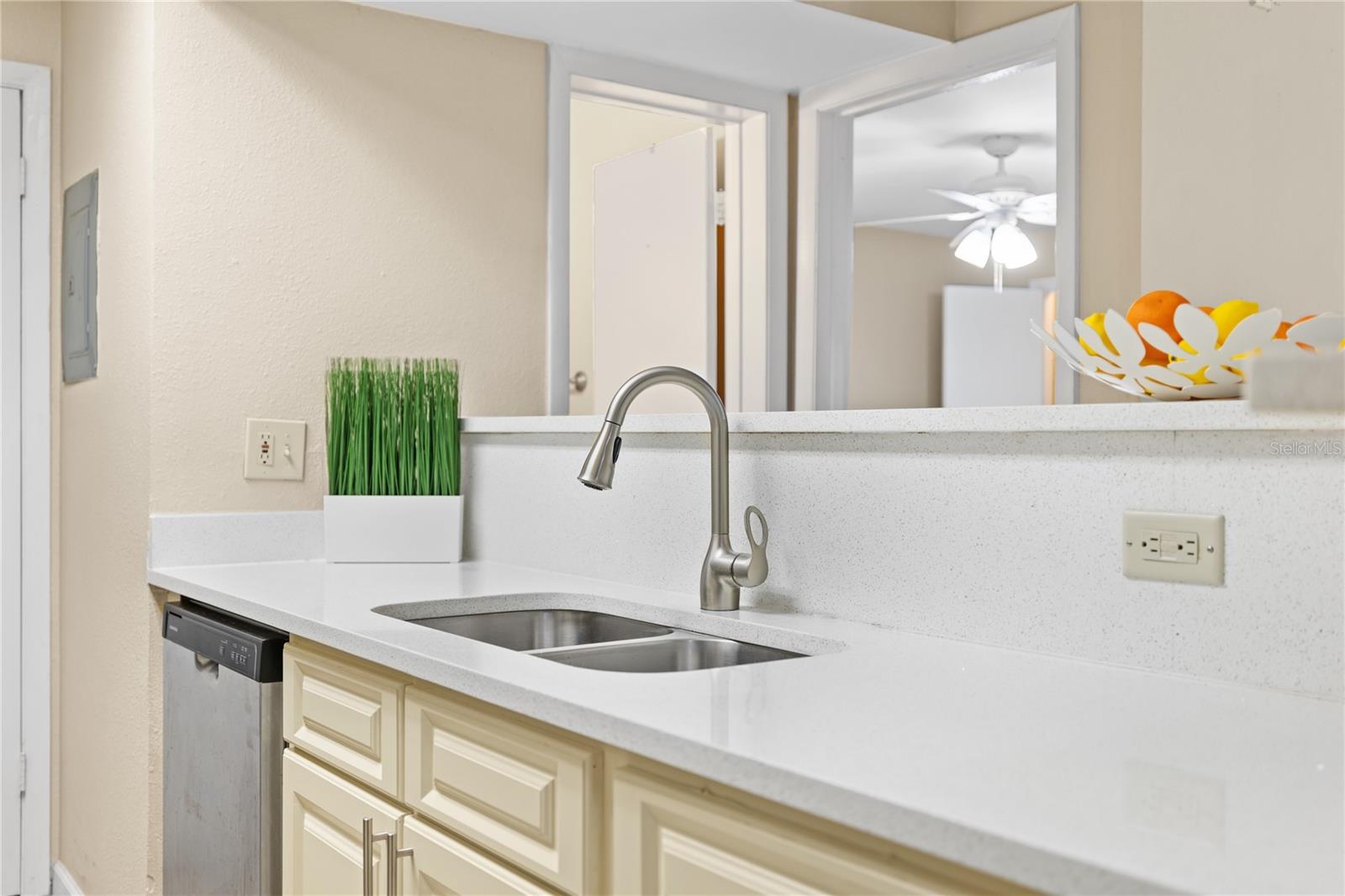 Image 15 of 51 For 3032 Parkway Boulevard 208