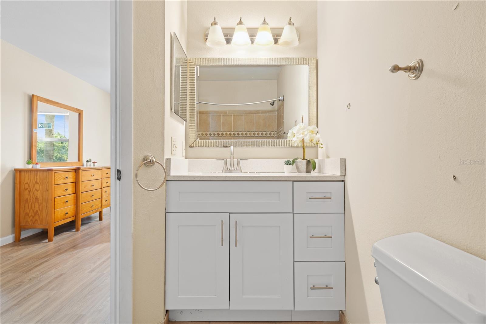 Image 30 of 51 For 3032 Parkway Boulevard 208