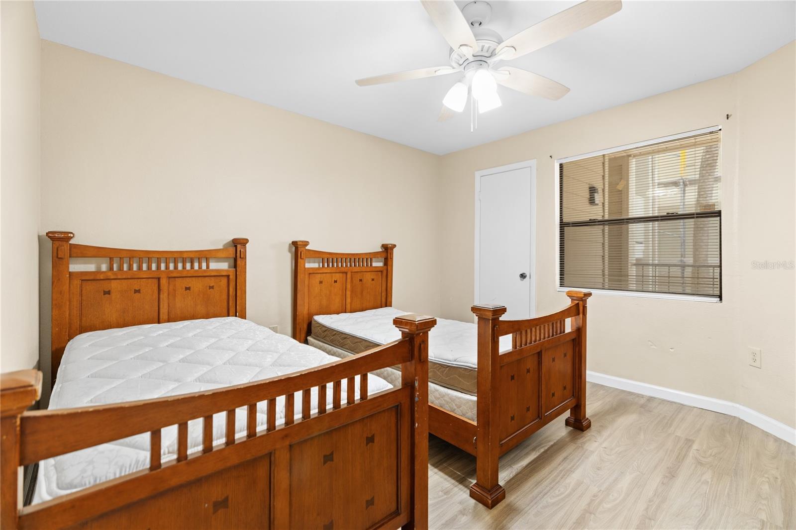 Image 34 of 51 For 3032 Parkway Boulevard 208