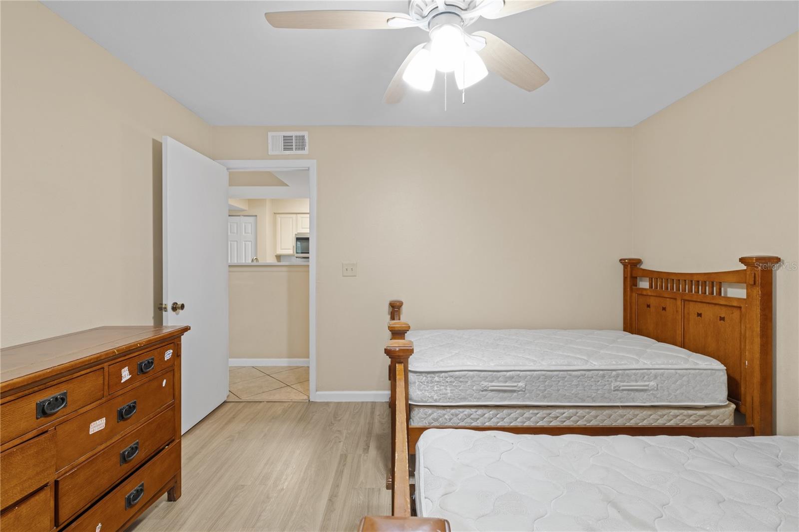 Image 35 of 51 For 3032 Parkway Boulevard 208