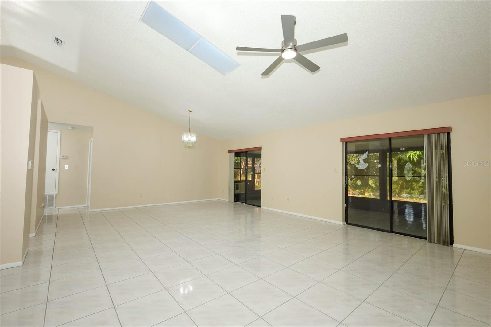 Image 13 of 43 For 11832 Scotty Drive
