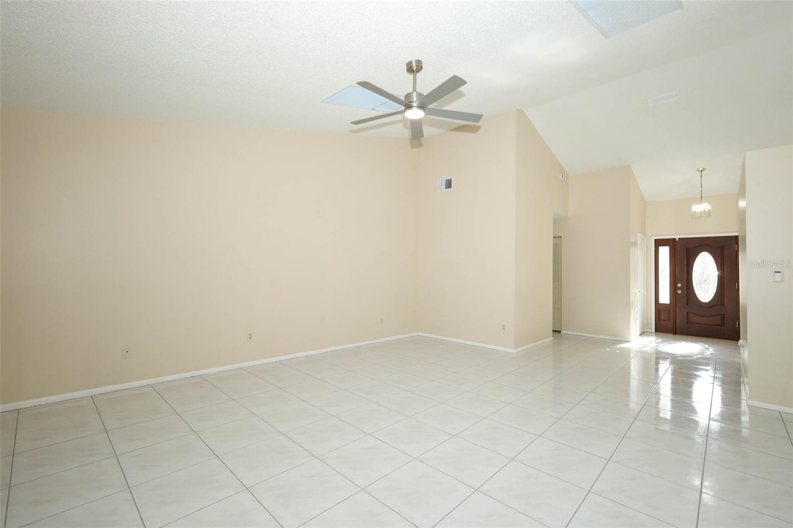 Image 16 of 43 For 11832 Scotty Drive