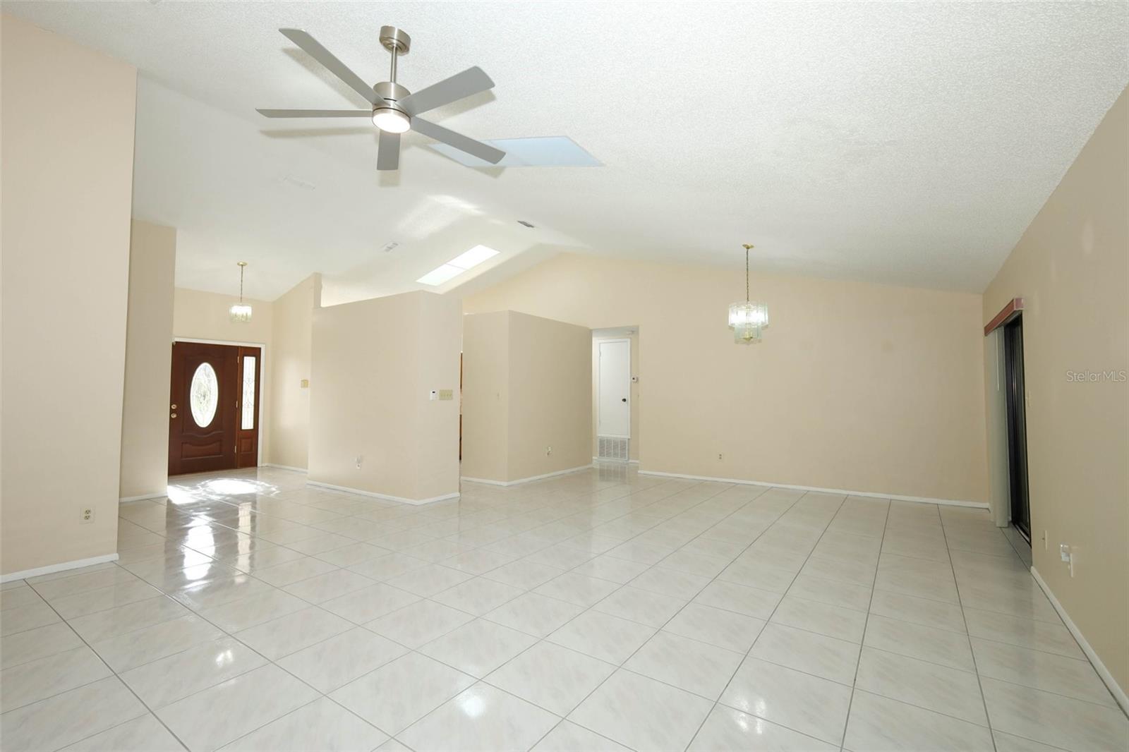 Image 17 of 43 For 11832 Scotty Drive