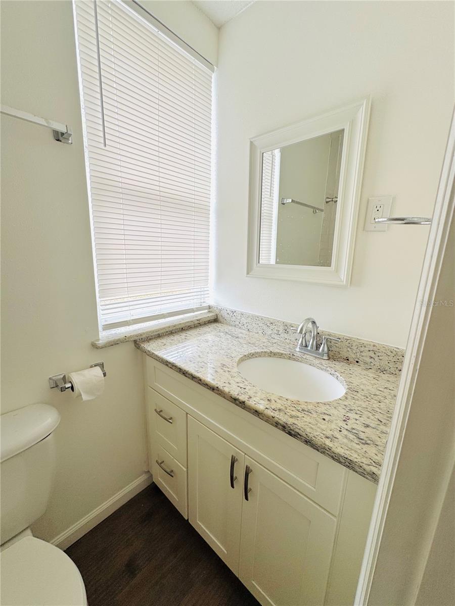 Image 10 of 17 For 113 Avenue C Se B