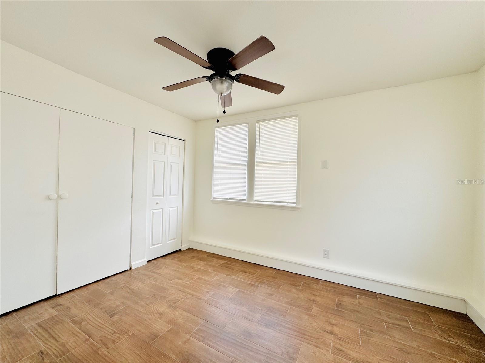 Image 6 of 17 For 113 Avenue C Se B