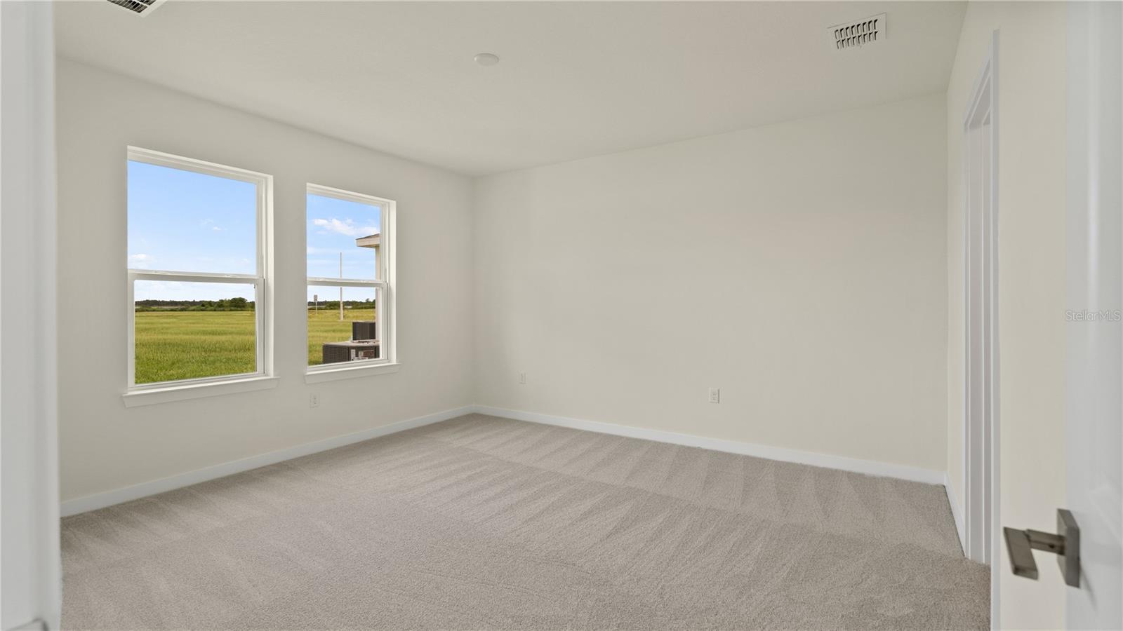 Image 17 of 49 For 321 Meredith Boulevard