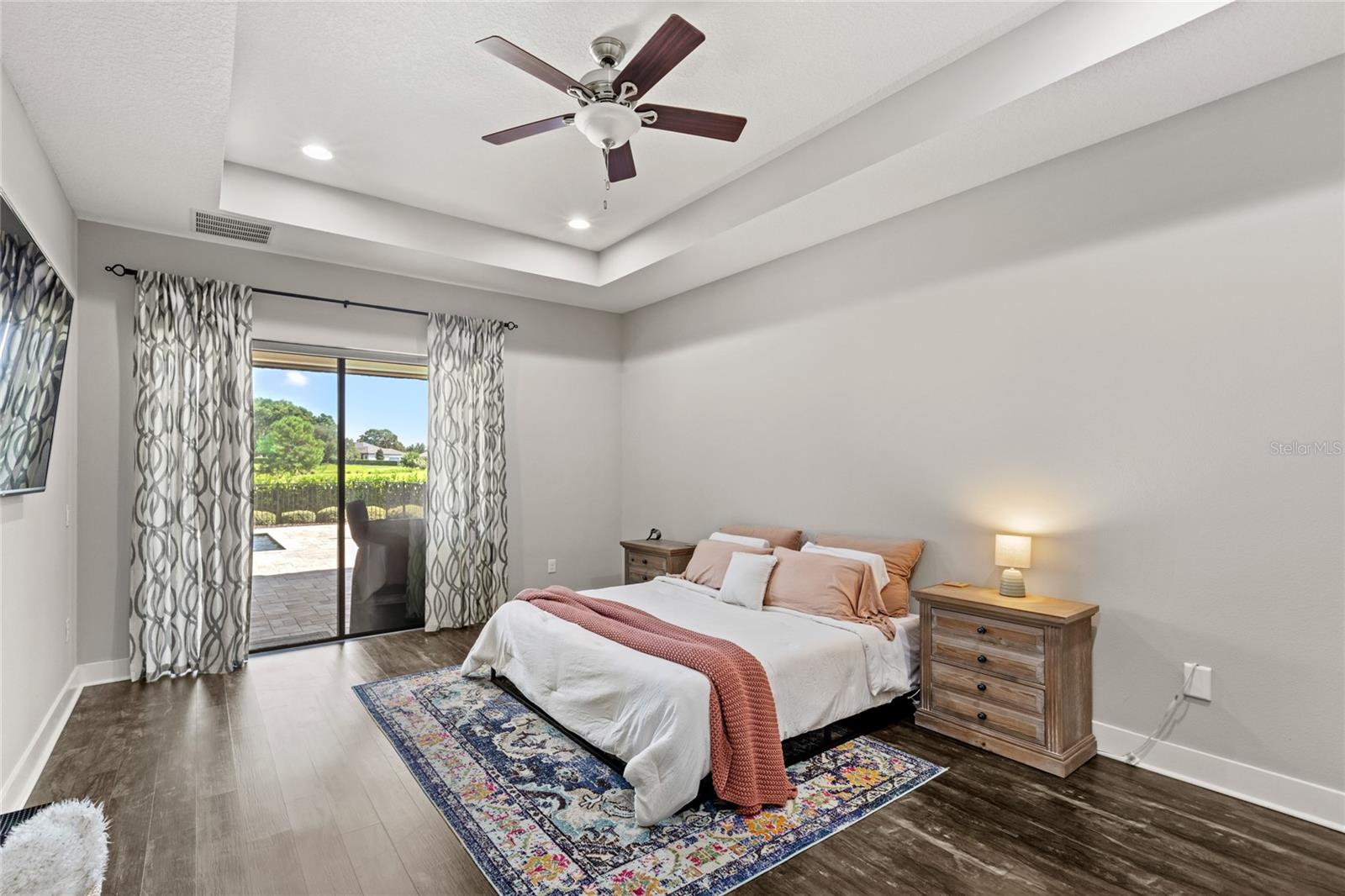 Image 17 of 57 For 25609 Grandview Pointe