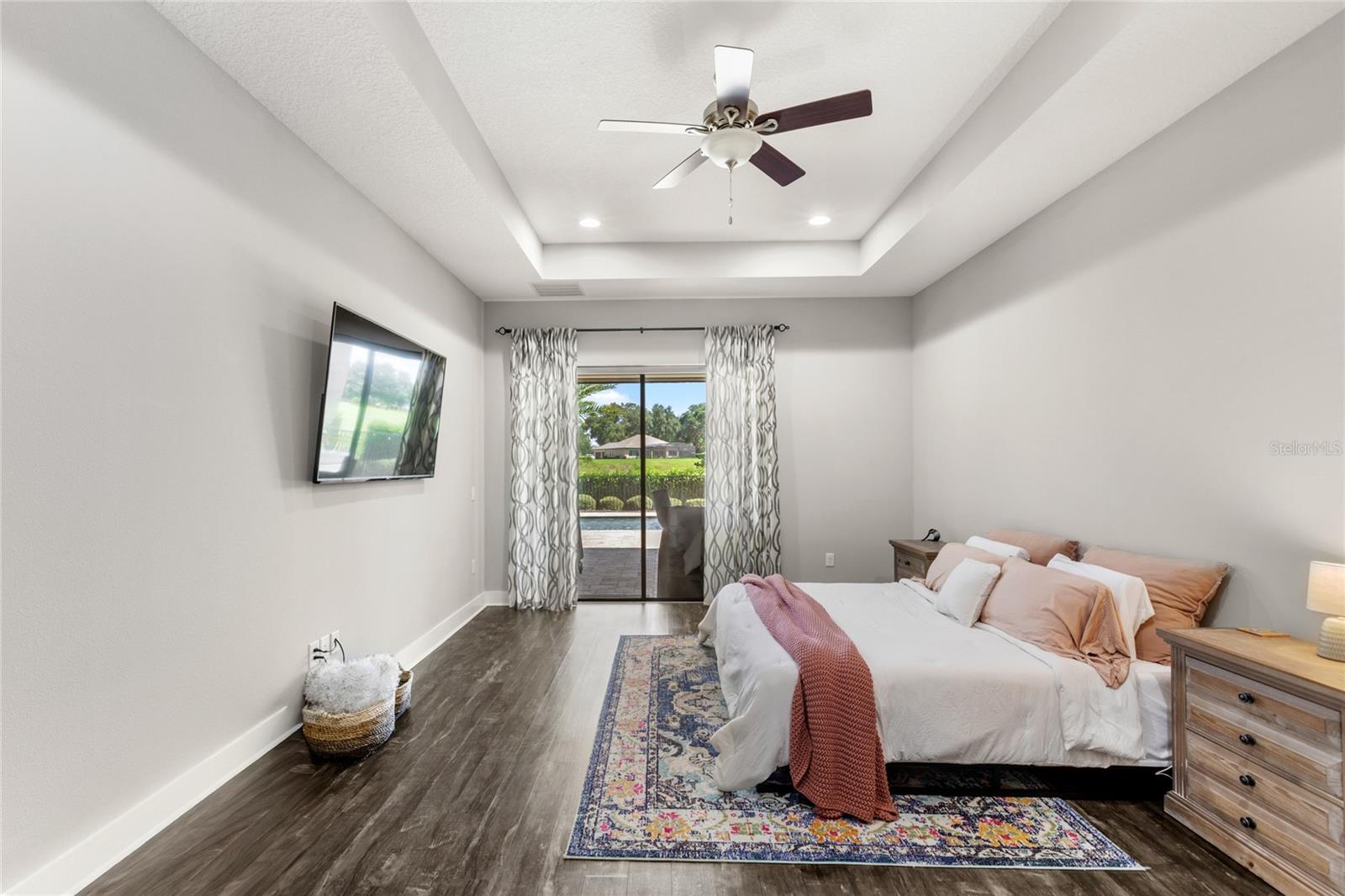 Image 18 of 57 For 25609 Grandview Pointe