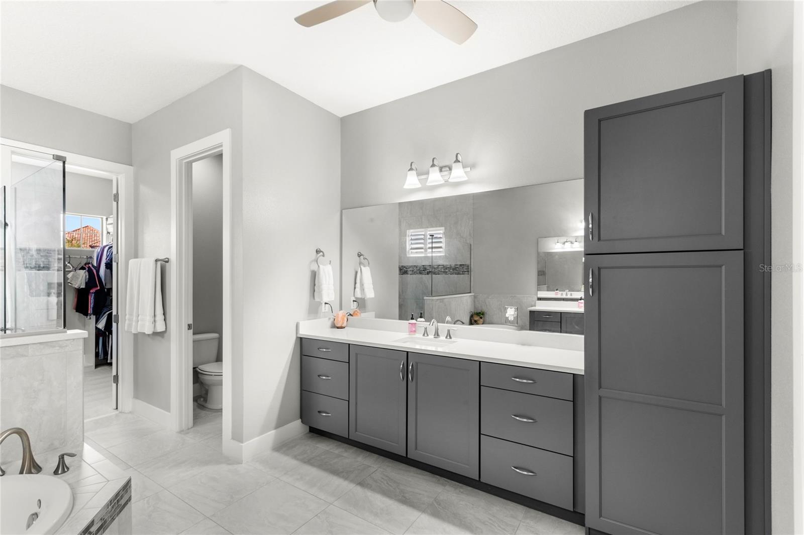 Image 22 of 57 For 25609 Grandview Pointe
