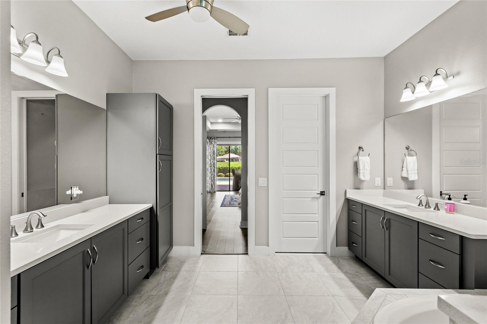 Image 23 of 57 For 25609 Grandview Pointe