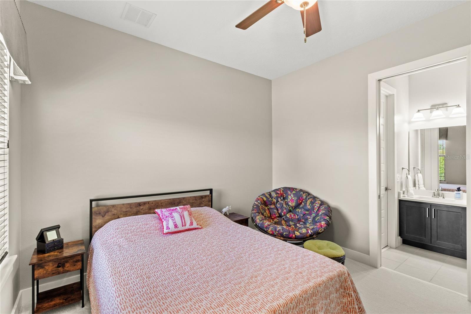 Image 32 of 57 For 25609 Grandview Pointe