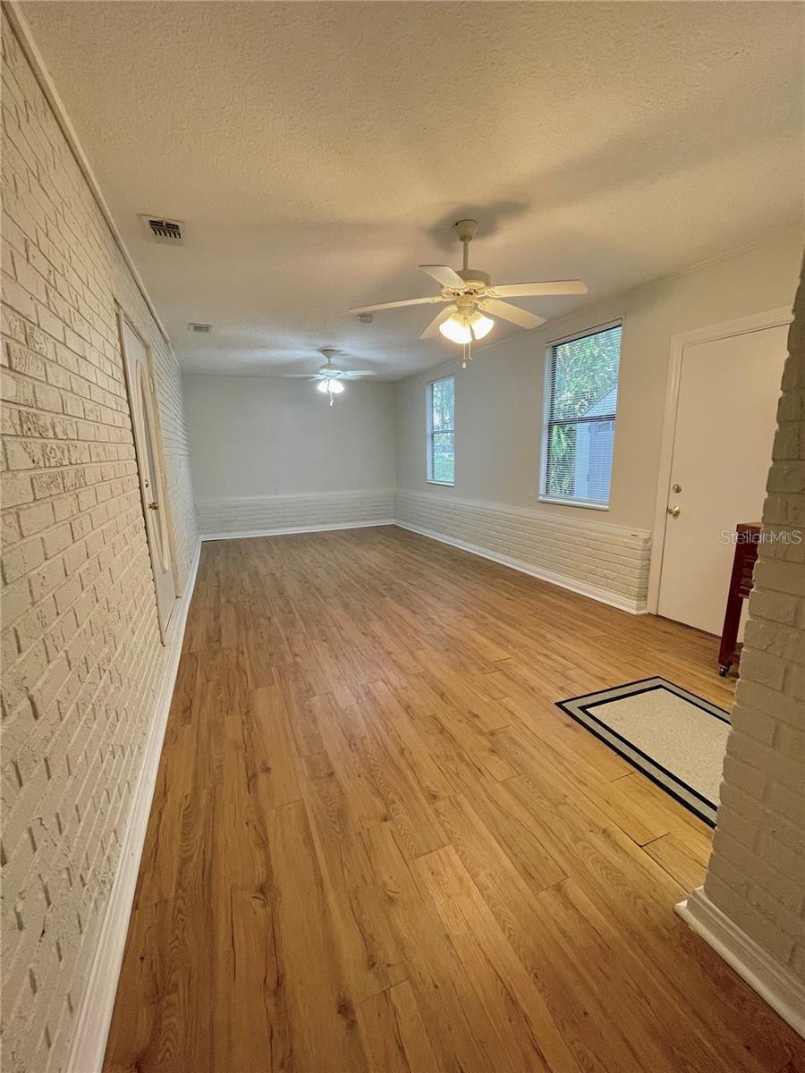 Image 6 of 12 For 10404 Groton Street