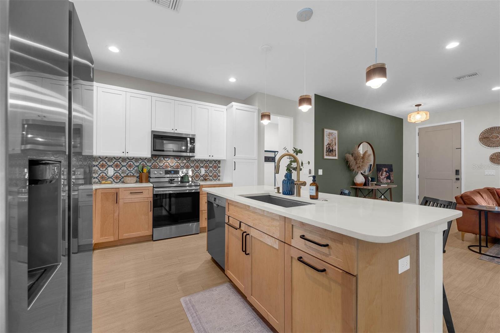 Image 14 of 51 For 6355 Jess Court