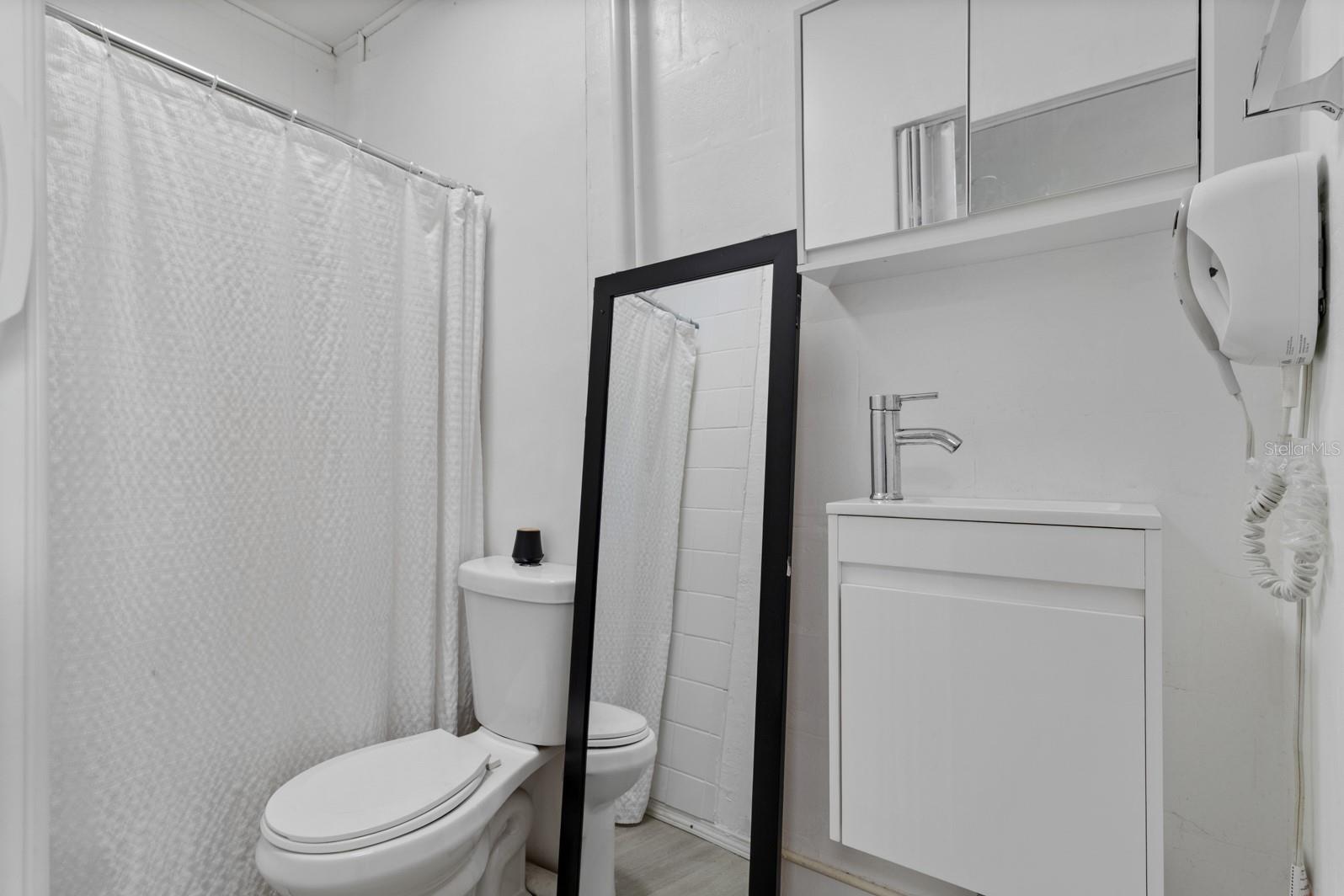 Image 22 of 28 For 1436 Massa Street