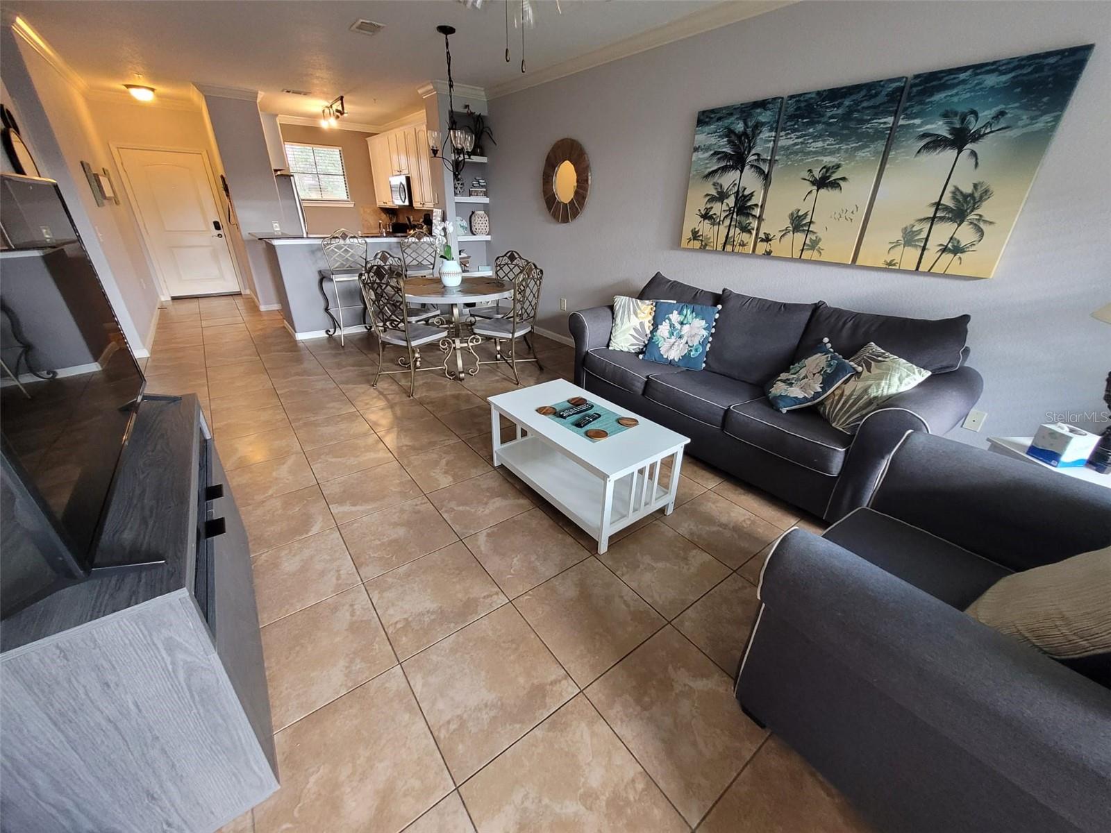 Image 14 of 16 For 910 Charo Parkway 323