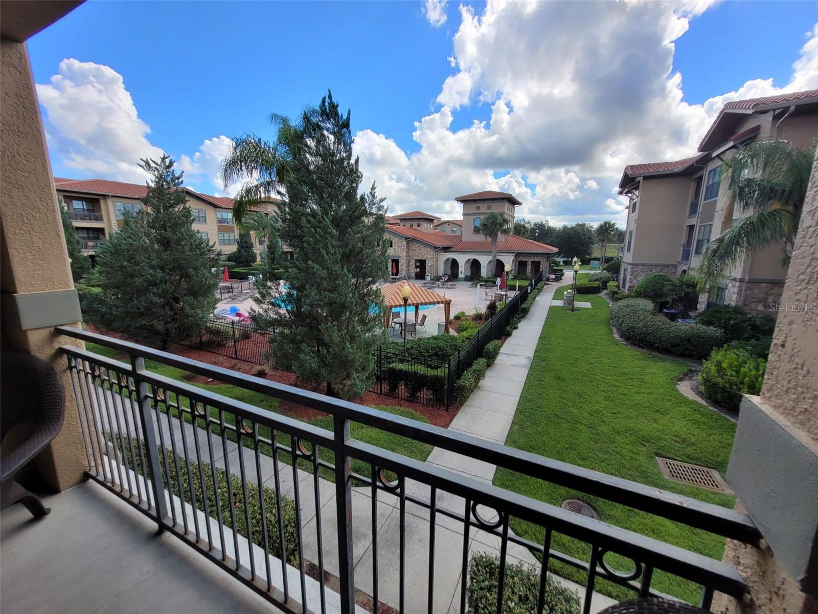 Image 16 of 16 For 910 Charo Parkway 323