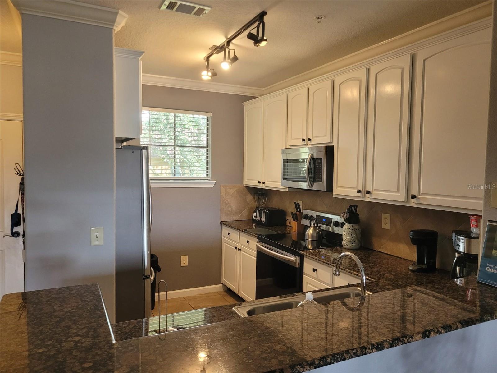 Image 2 of 16 For 910 Charo Parkway 323