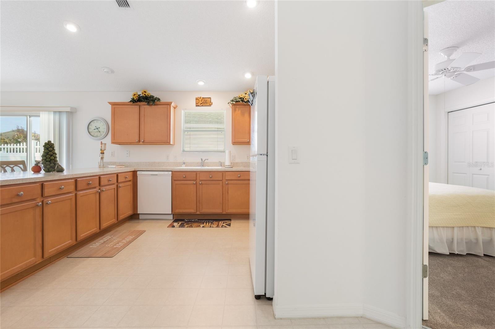 Image 12 of 34 For 594 Lacy Place