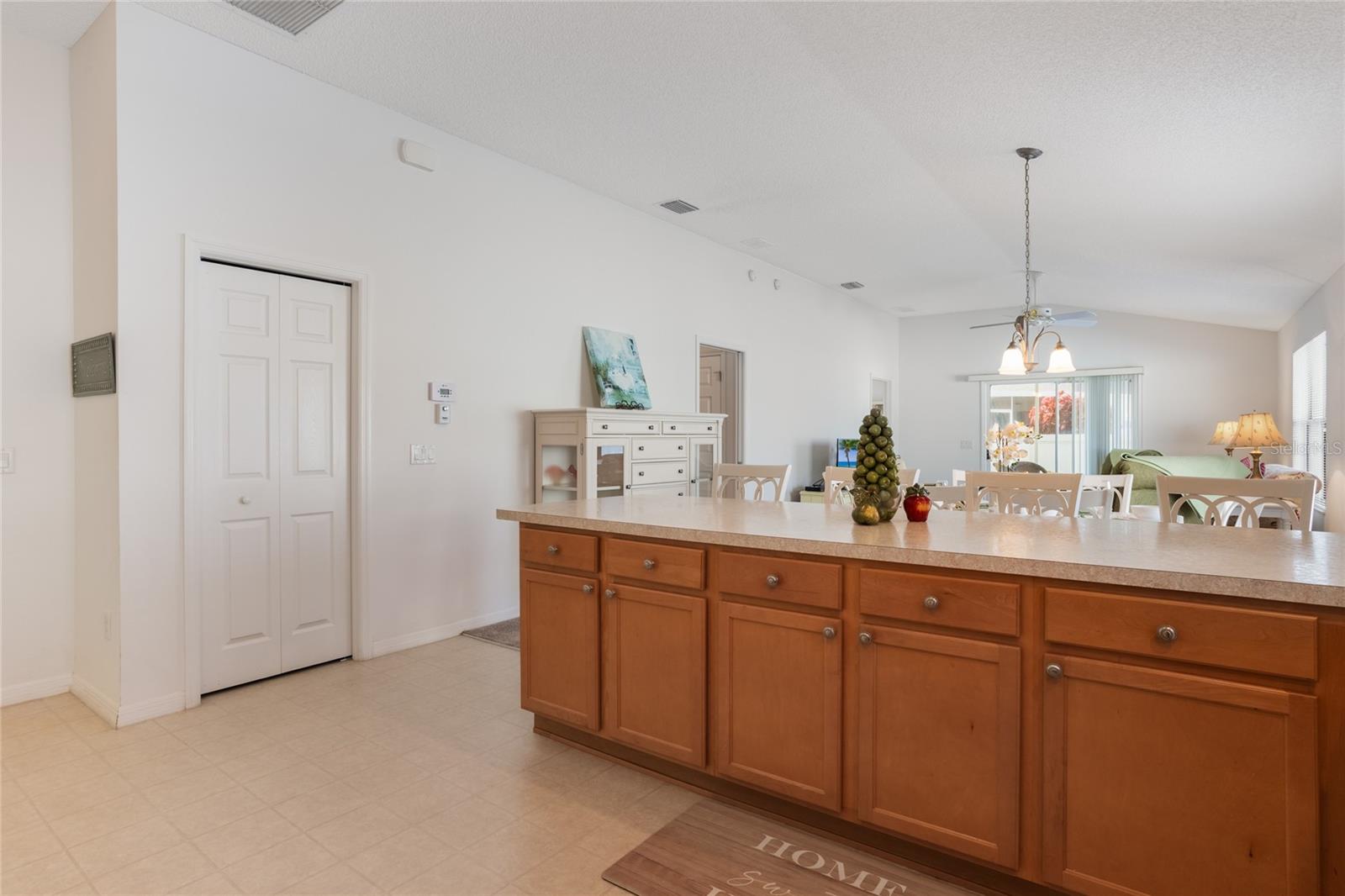 Image 13 of 34 For 594 Lacy Place