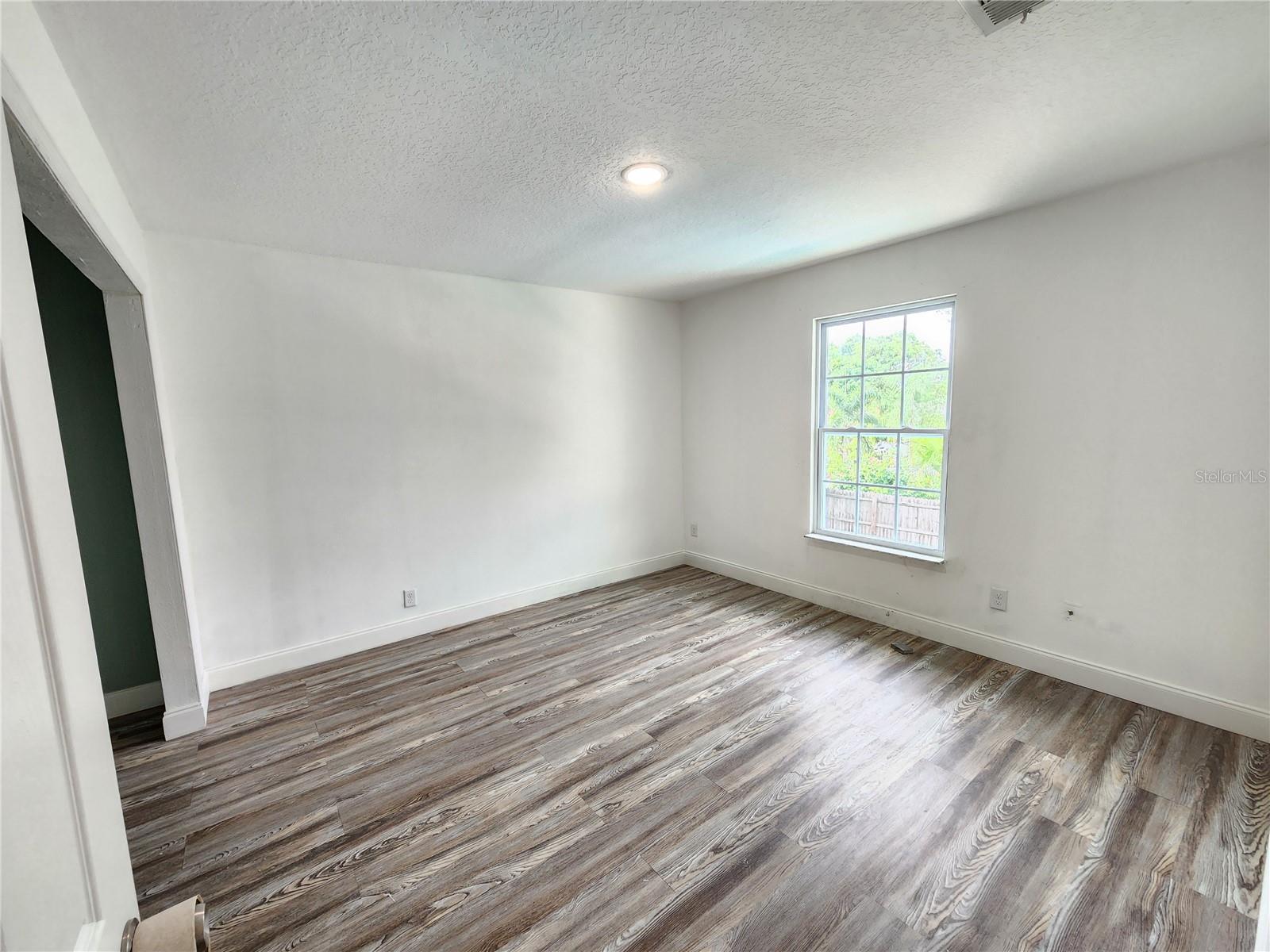 Image 16 of 23 For 11659 Darlington Drive