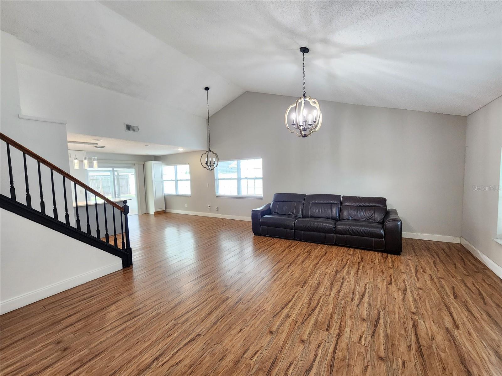 Image 4 of 23 For 11659 Darlington Drive