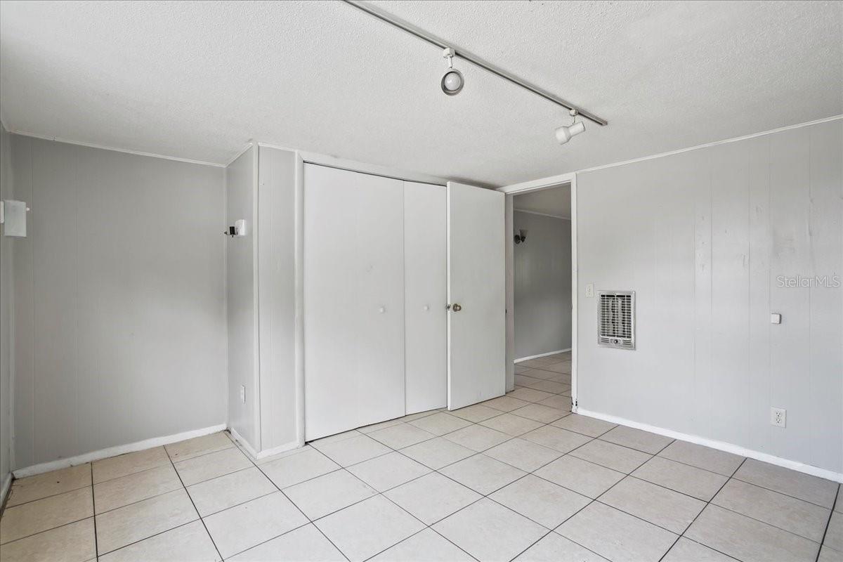 Image 10 of 29 For 724 Central Avenue