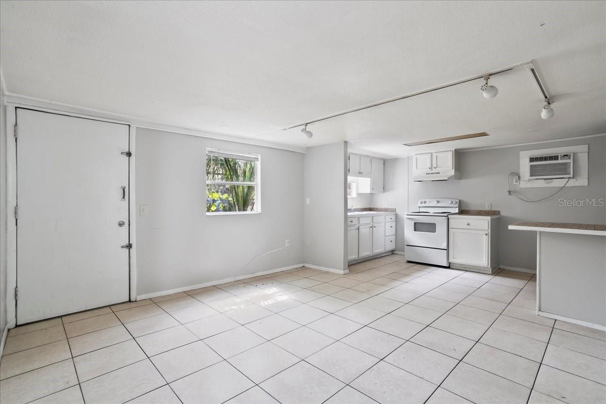 Image 16 of 29 For 724 Central Avenue