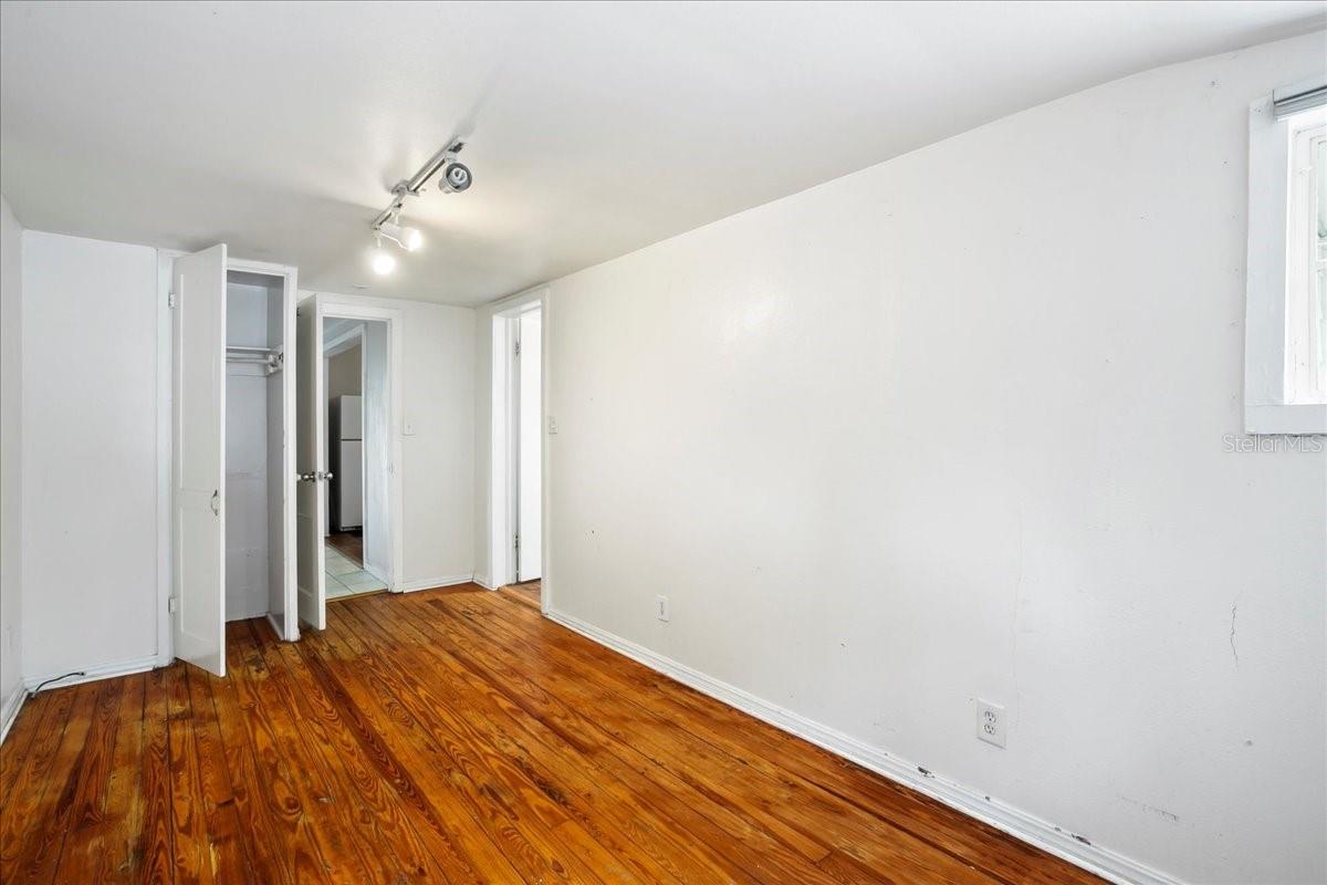 Image 26 of 29 For 724 Central Avenue