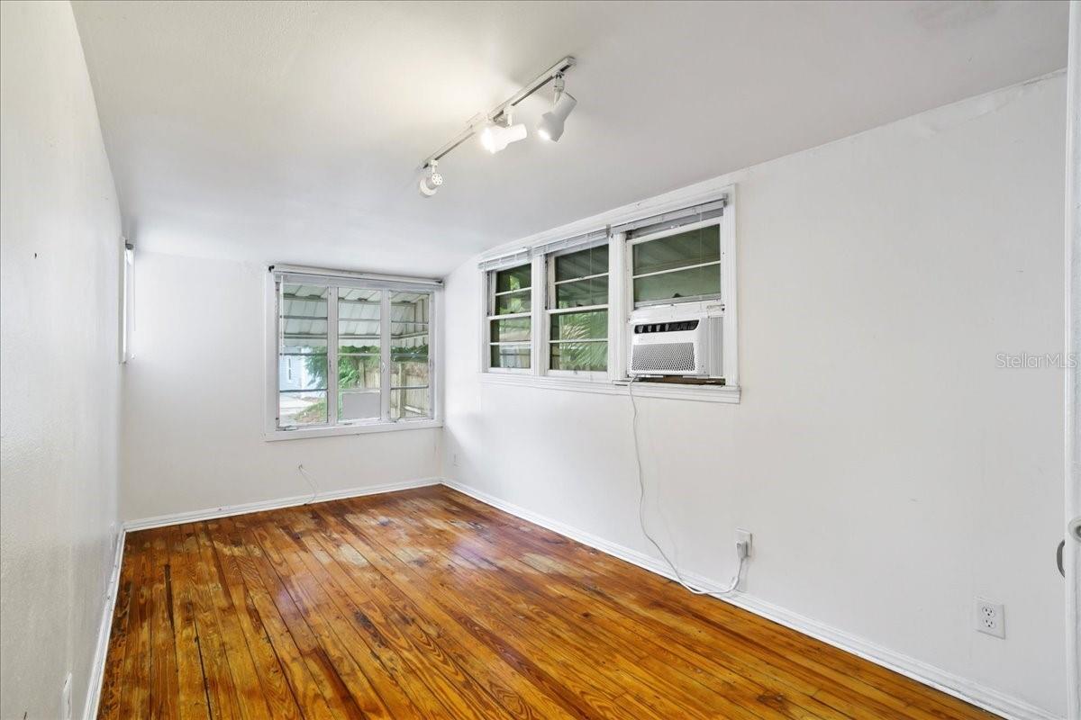 Image 27 of 29 For 724 Central Avenue