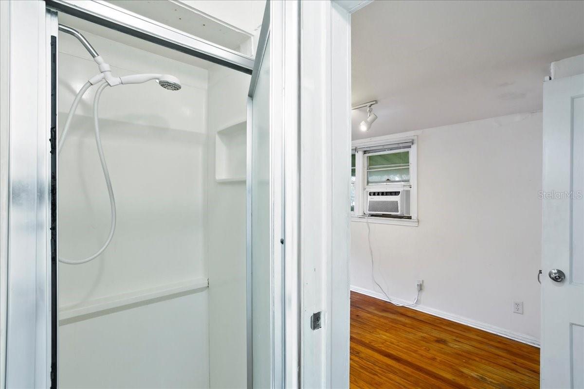 Image 28 of 29 For 724 Central Avenue