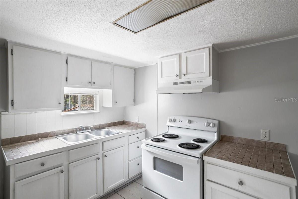 Image 8 of 29 For 724 Central Avenue