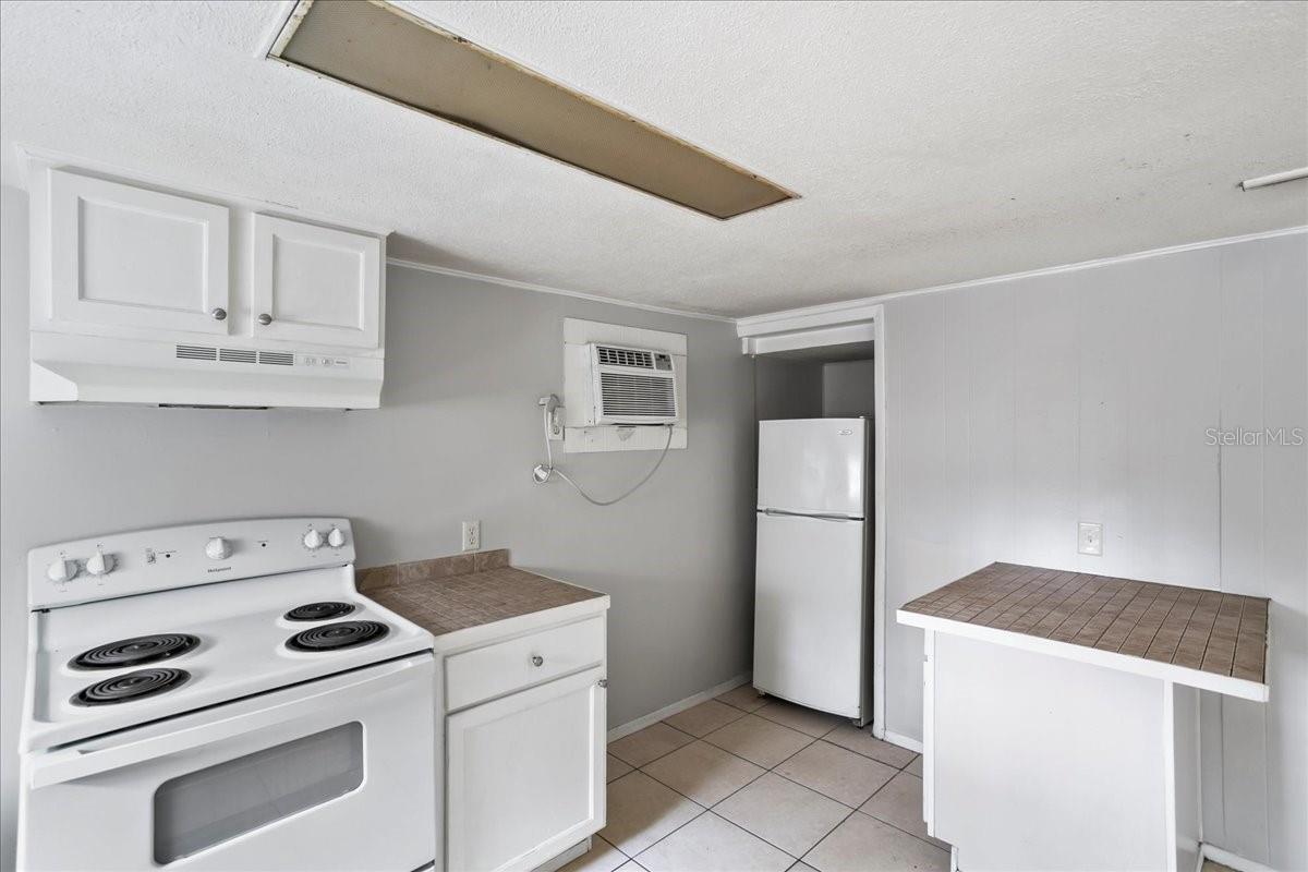 Image 9 of 29 For 724 Central Avenue