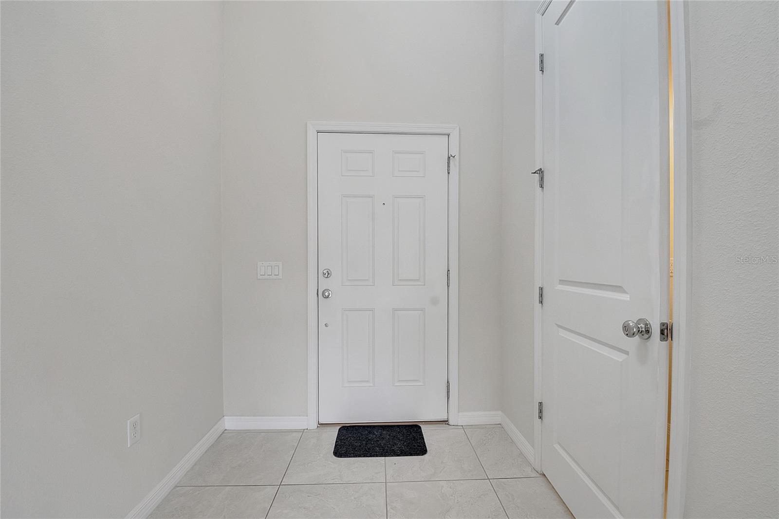 Image 12 of 41 For 247 Domus Lane