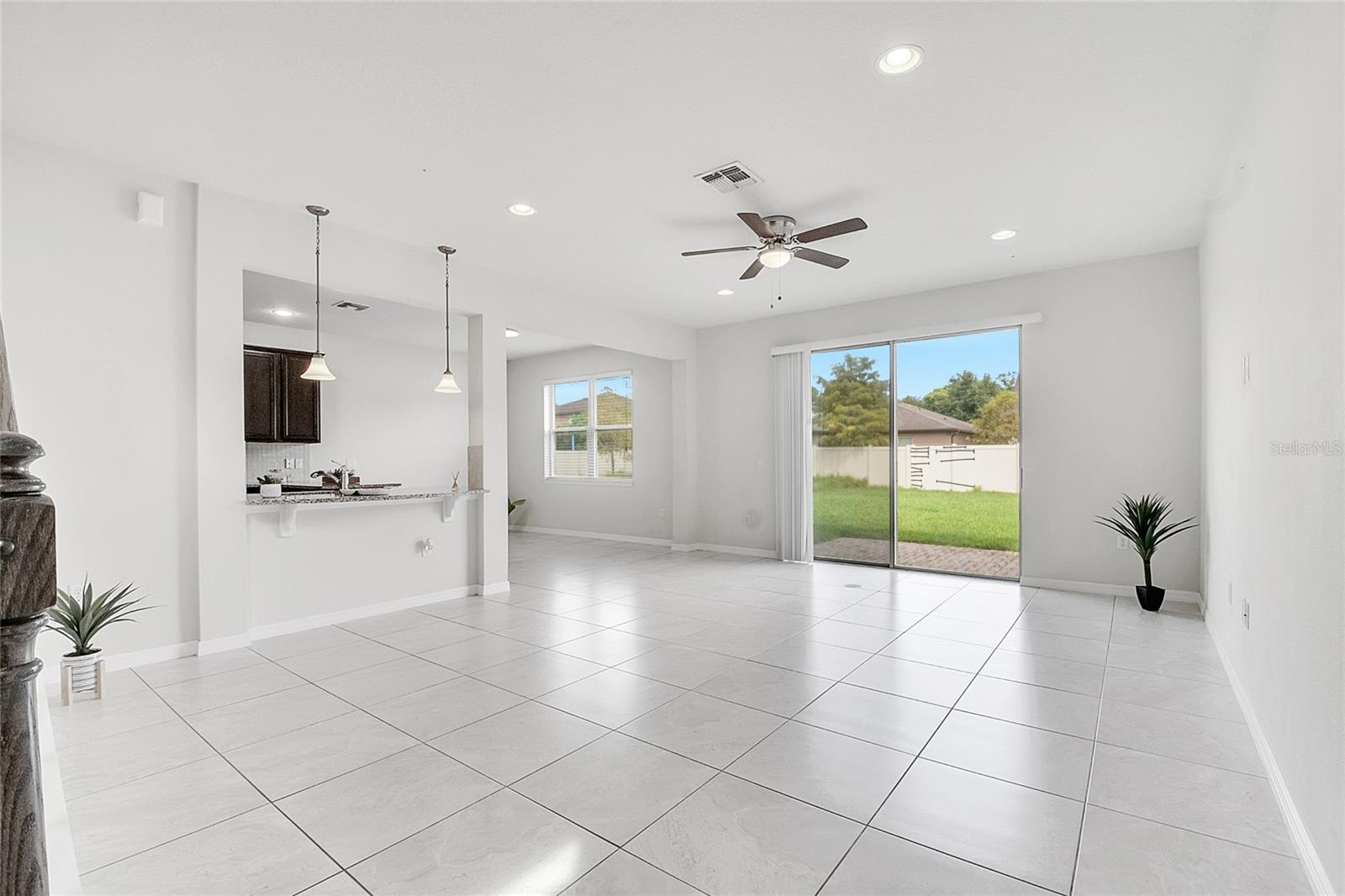 Image 15 of 41 For 247 Domus Lane