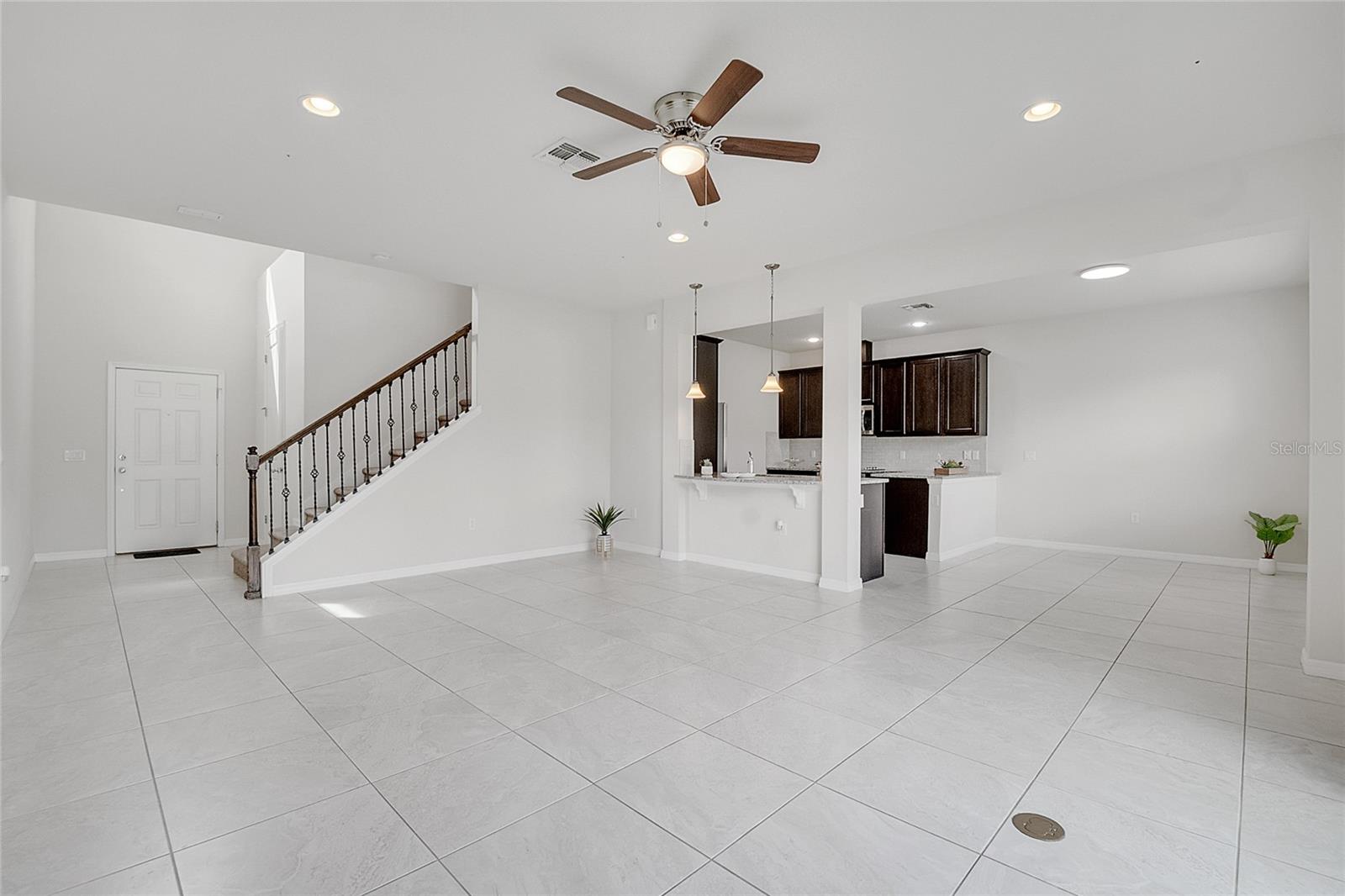 Image 16 of 41 For 247 Domus Lane
