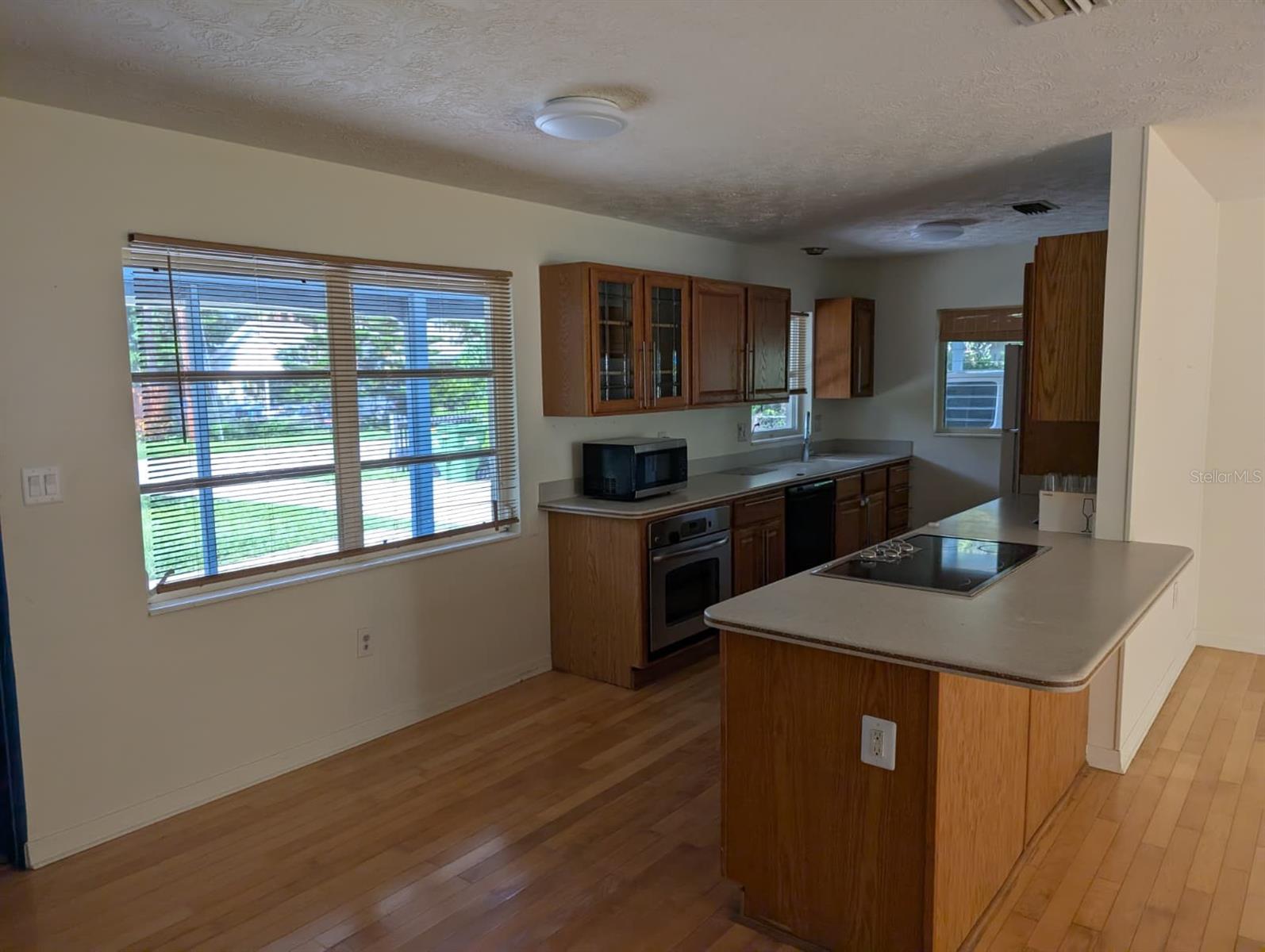 Image 9 of 24 For 1176 40th Street