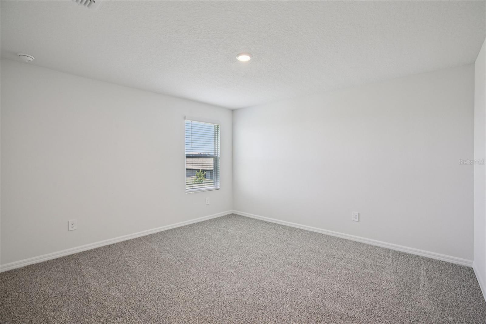 Image 35 of 41 For 1820 Brekey Way