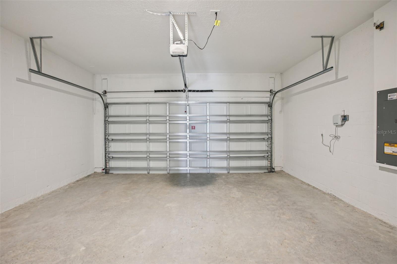 Image 37 of 41 For 1820 Brekey Way