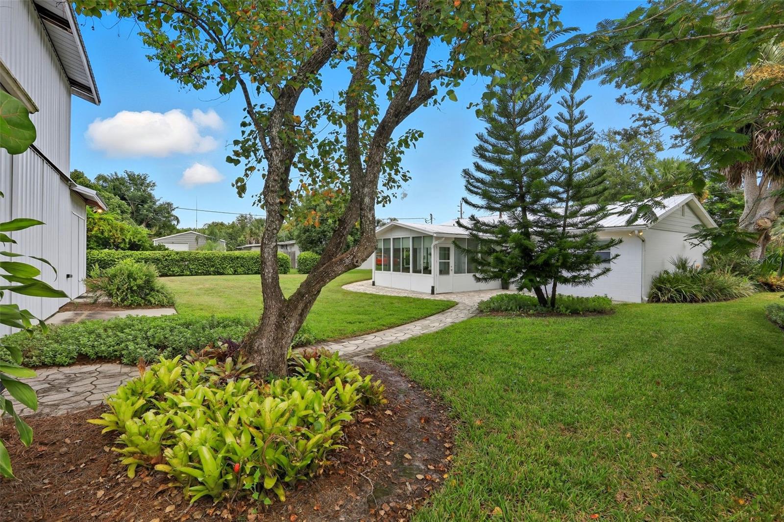 Image 18 of 32 For 182 Lakeside Drive